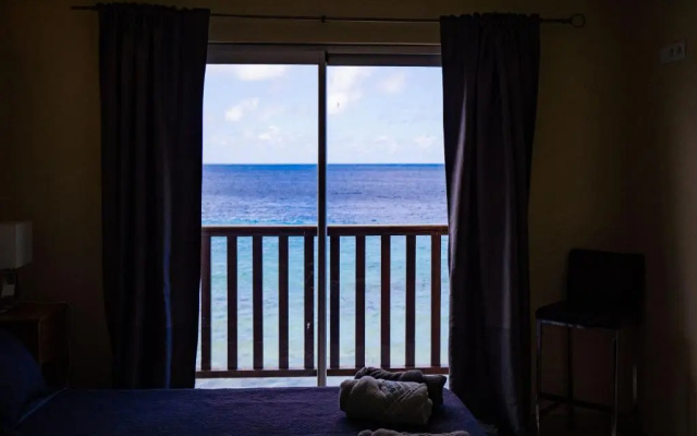 Outstanding 2 Bedroom Beach Front Suite 3