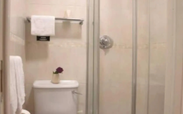 Celtic Lodge Guest House, Bed & Breakfast in Dublin City Centre