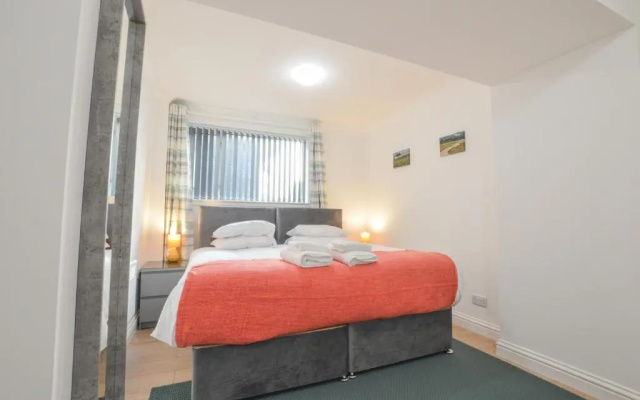 No 8 Westbay Apartment