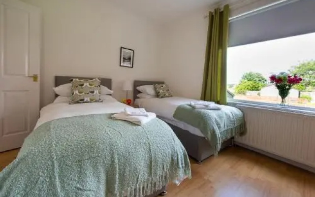 Hls Ashgrove Apartment