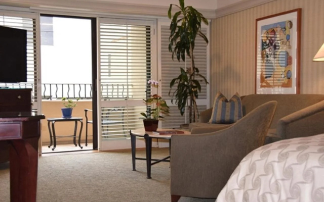 Monterey Bay Inn