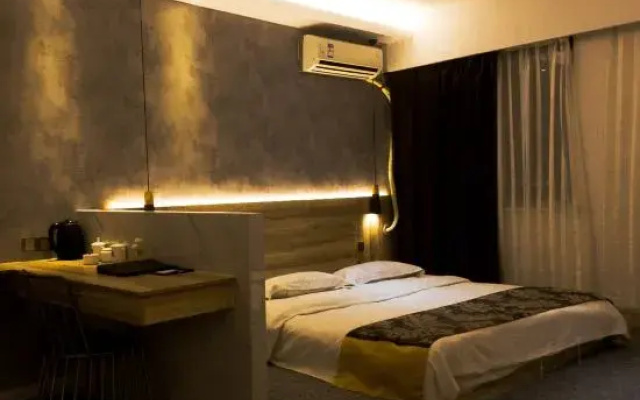 Loft Hotel