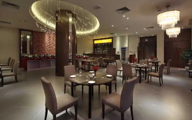 Guangzhou Xingji Hotel (Guangzhou Zhongxin Knowledge City Hongwei Metro Station Branch)