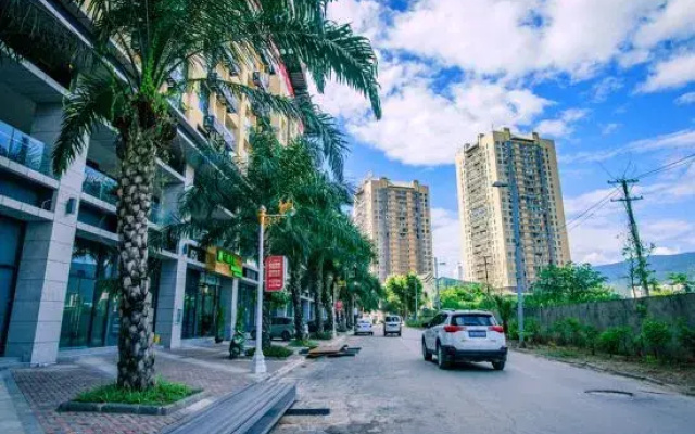 Wanheng Apartment (Xishuangbanna Splashed Water Plaza Flagship Store)