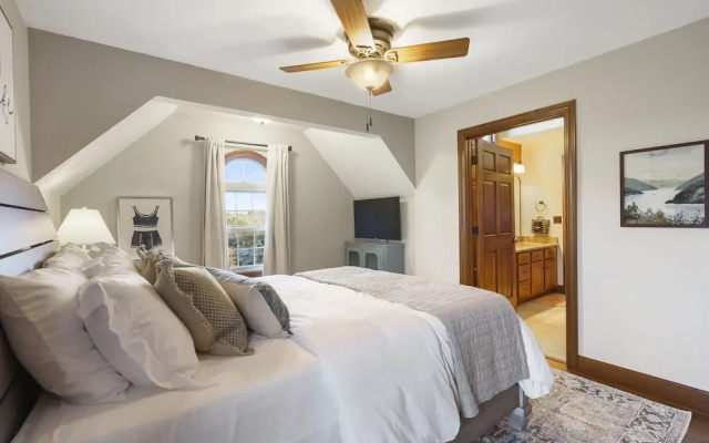 Table Rock Manor at Whitefish Bay
