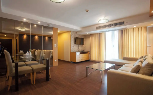 5A - 2 Bedroom Downtown Apartment With Shared Pool