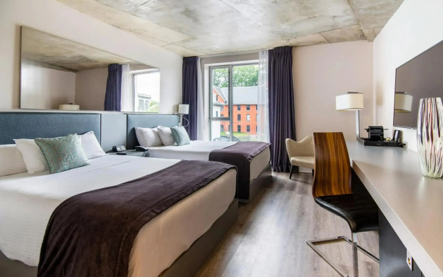 Hotel 10