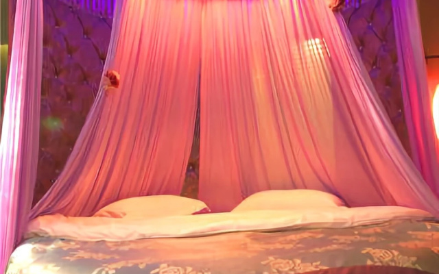 Jun Du Holiday Hotel (Changshan Lugu Meixi Lake)