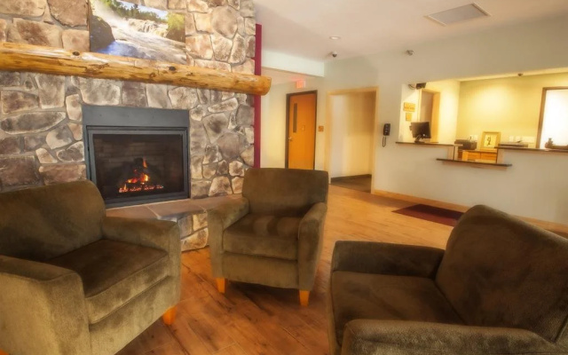 Junction Inn Suites & Conference Center