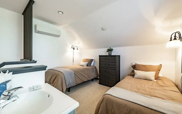 Pay Day Condominiums
