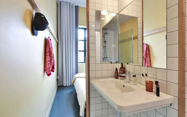 Mob Hotel Paris les Puces