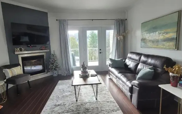 Champlain Condo 102