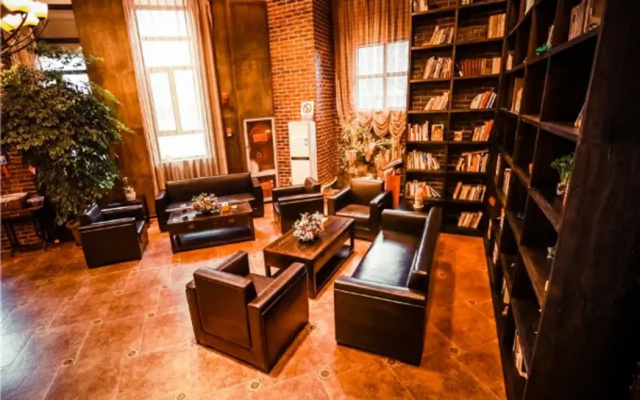 Nostalgia Hotel（Zhangjiakou Wuyi Street）
