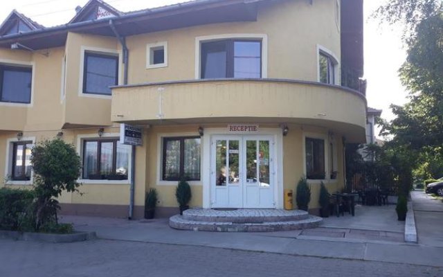 Pensiunea Frank Sydney in Timisoara, Romania from 66$, photos, reviews - zenhotels.com hotel front