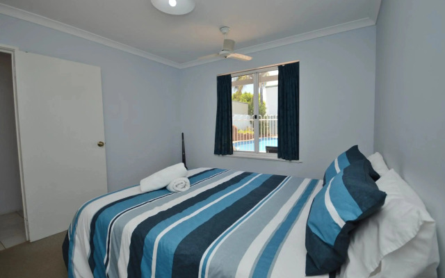 Waterfront Apartment 2 - Kalbarri WA