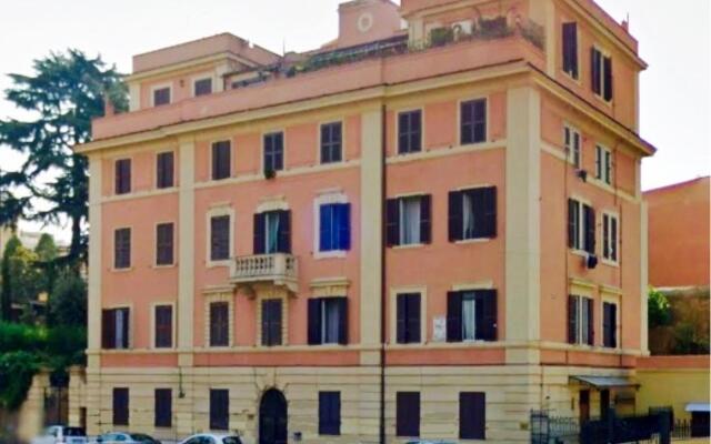 Отель Karolstay.com Guesthouse Roma вид на фасад