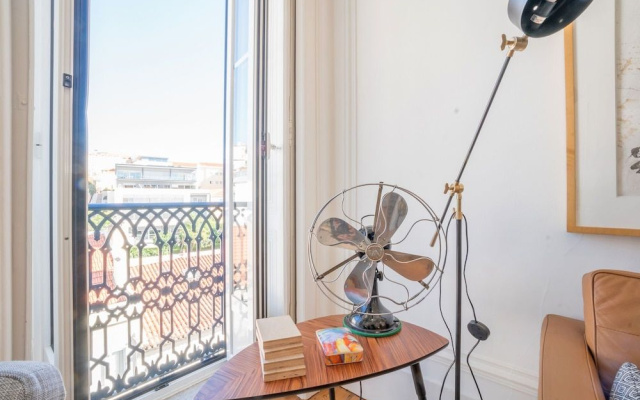 An Ecletic Apartment in Lisbon