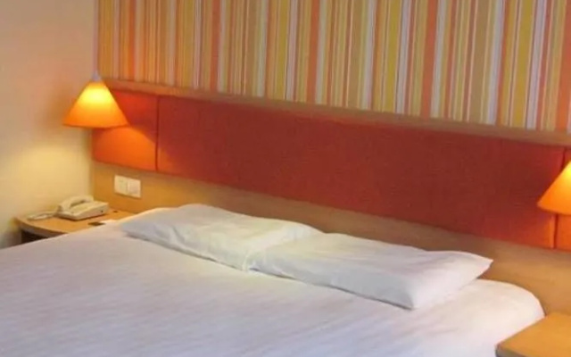 Home Inn Huai'an Huaihai Road Branch