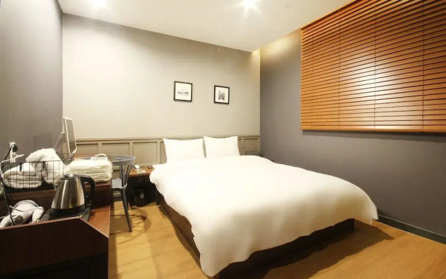 Changwon Myeongseo-dong No. 25 Hotel Convention Branch