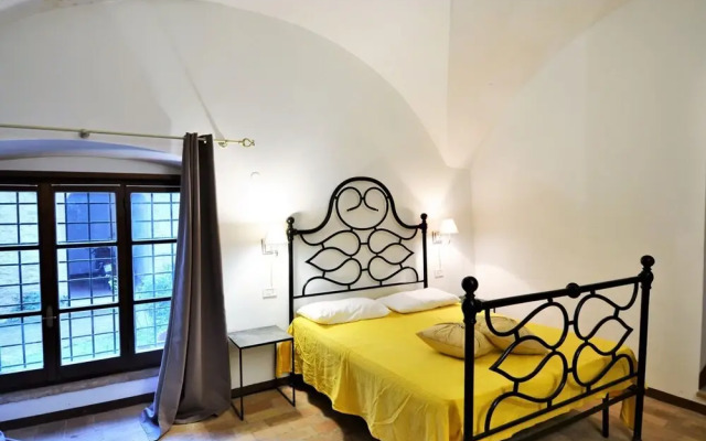 Cosy Apartment in Mantignana With Private Terrace