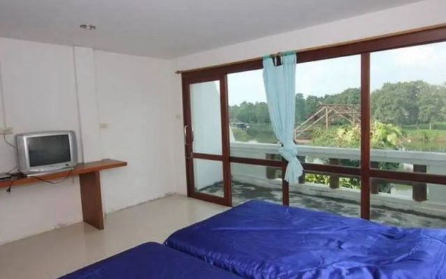 Baan Rim Nam Resort