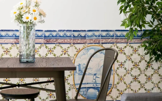 JP39 - Baixa 18th century tiles apartment with 2 bdr!