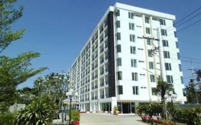 Отель Condo Ratchapruek By Lyn Бангкок вид на фасад