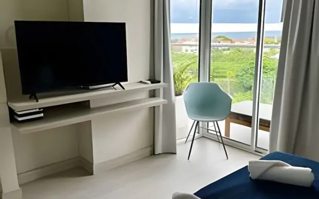 808 Martinique