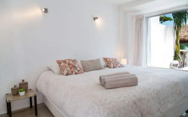 Delightful Lagoon front Villa at hotel zone