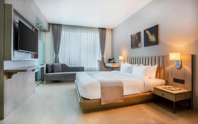 Hotel Venus Plaza - Near Delhi Airport
