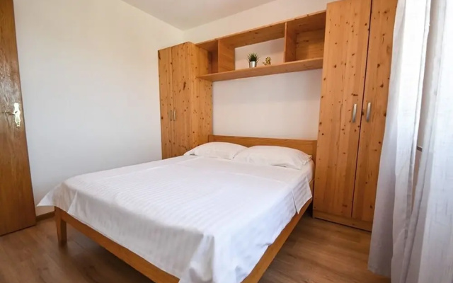 Lidija - Family Friendly & Close to the sea - B2