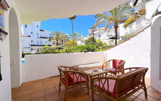 Spacious Poolside 3 Bedroom F-5
