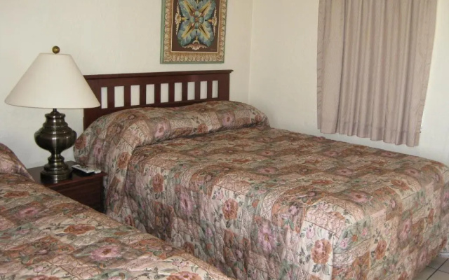 Glades Motel - Naples