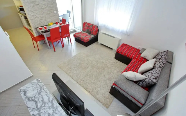 Tranquil Apartment in Bibinje With Garden