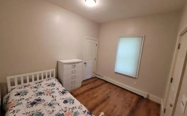 Bedrooms Near Fenway & Downtown Boston