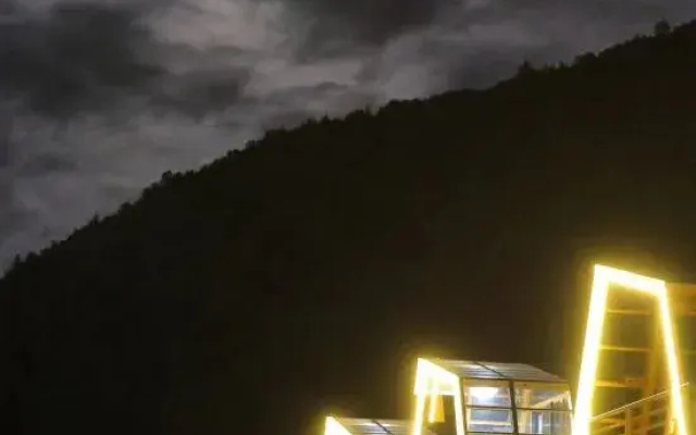 Luobu Starlight · Verdant · Valleys Luxury Camp Hotel (Kangding Xinduqiao Town)