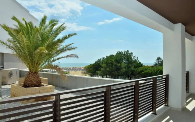 Charming Apartment With Terrace by the sea