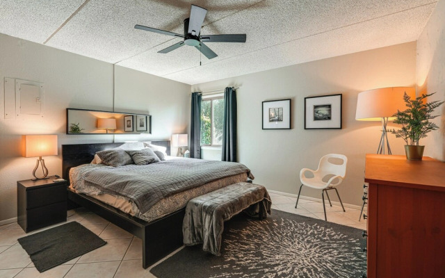 Pool Access & Private Patio! Prime Arcadia Condo