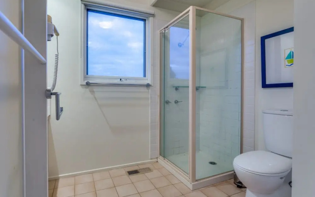Banksia Back Beach House