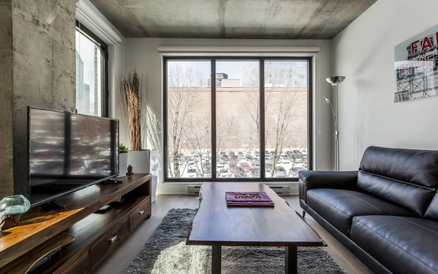 Industrial 2BR in Old Montreal