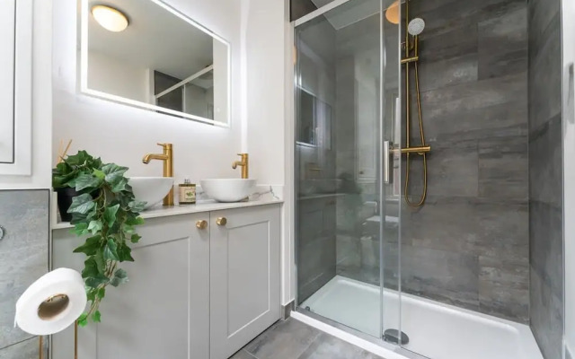 Host Stay Luxe on Margaret Street
