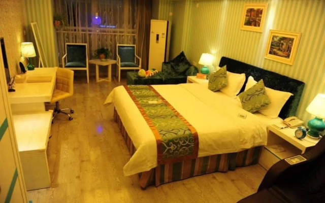 Chengdu Charm City Hotel