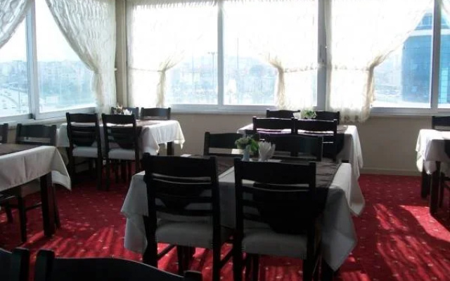 Grand Ozfidan Hotel