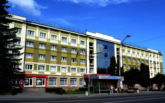 Гостиница Тернополь вид на фасад