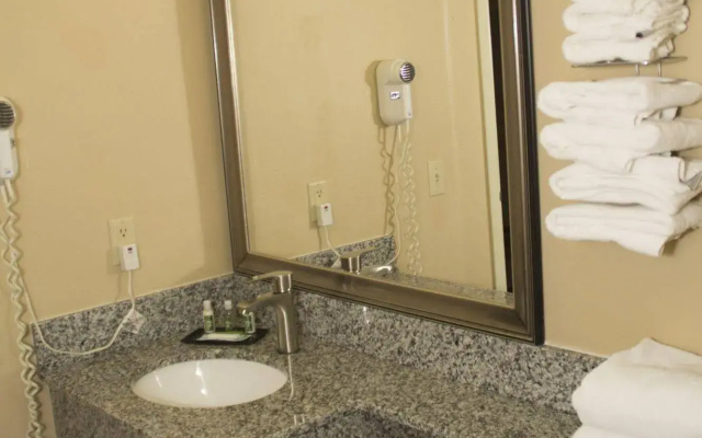 Grandstay Hotel & Suites