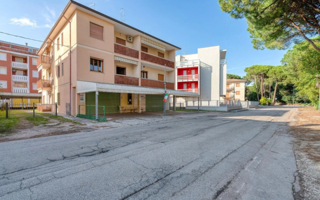Nice Apartment in Rosolina Mare With 2 Bedrooms and Wifi