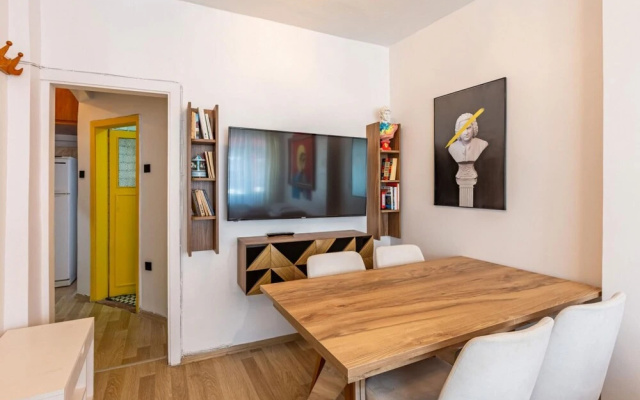 Central and Vibrant Flat in Besiktas