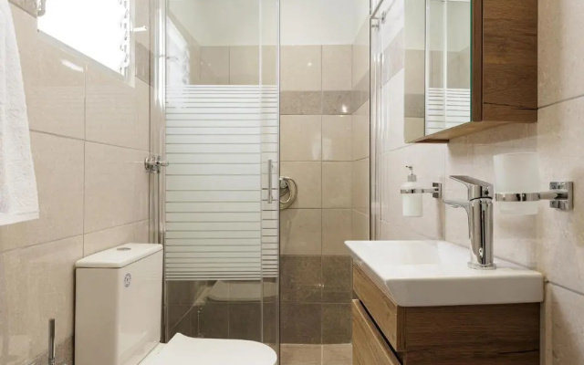 Salt and Sun Apartments by Konnect, Kaminaki Beach