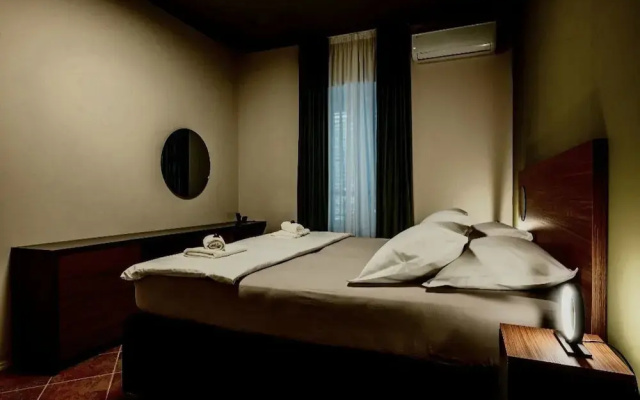 Green, Deluxe Two Bedroom Suite