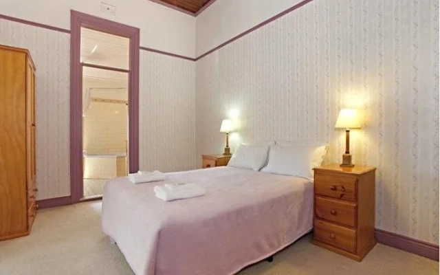 Victoria & Albert Guesthouse